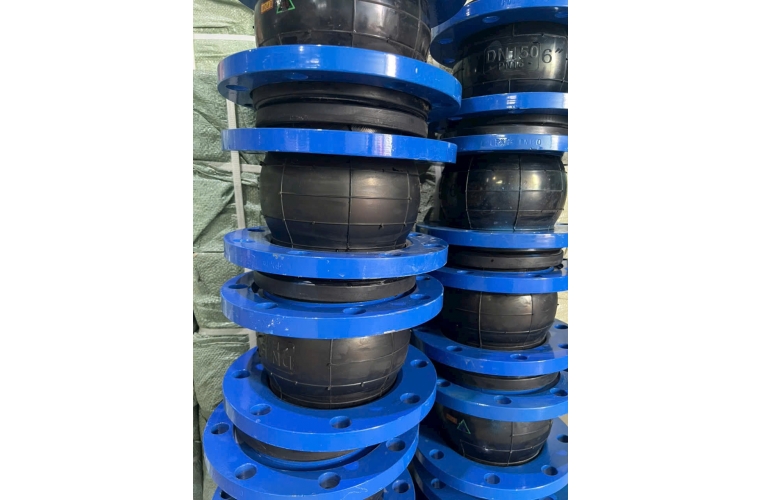 Khớp nối mềm sơn pn16